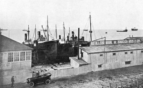 Astillero y Varadero Naval de Bonacich Hnos. y Cía. Con 5 naves en varadero - 1911 